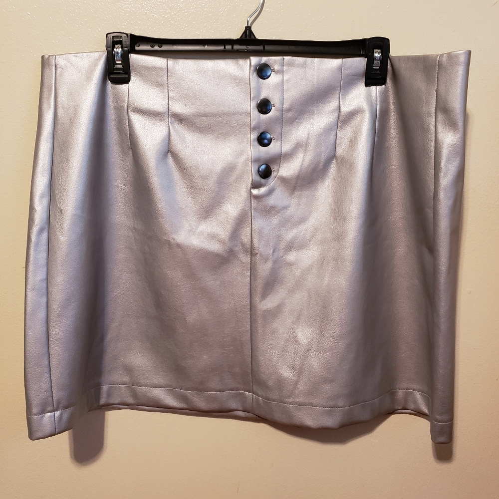 A Beautiful Soul silver mini skirt NWOT